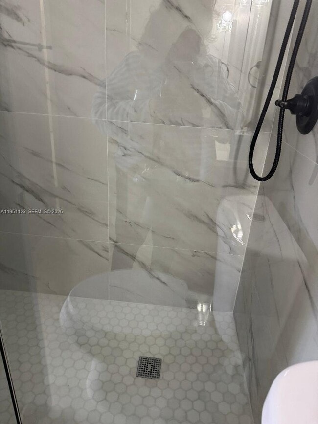 Building Photo - 401 SE 3rd St