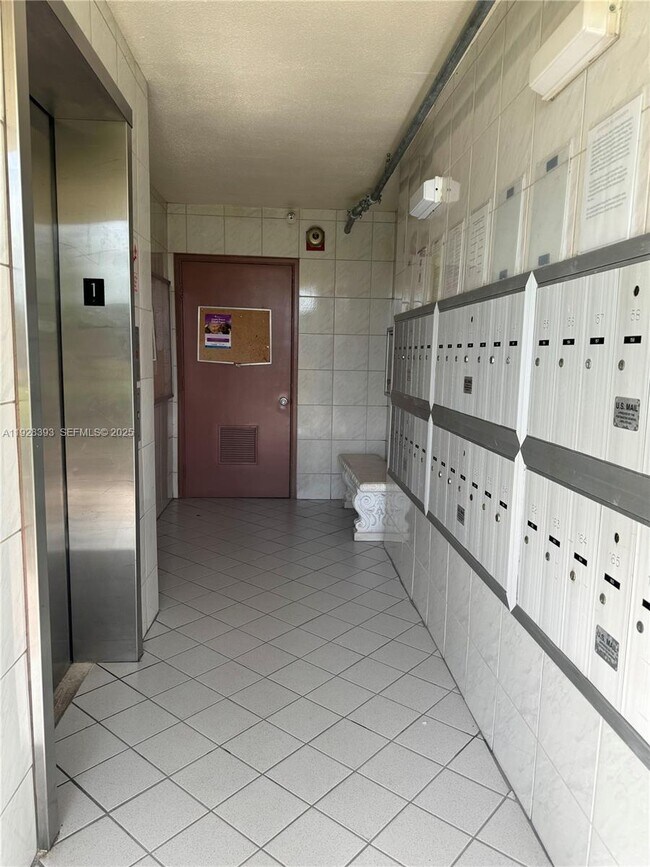 Building Photo - 149 Preston Way