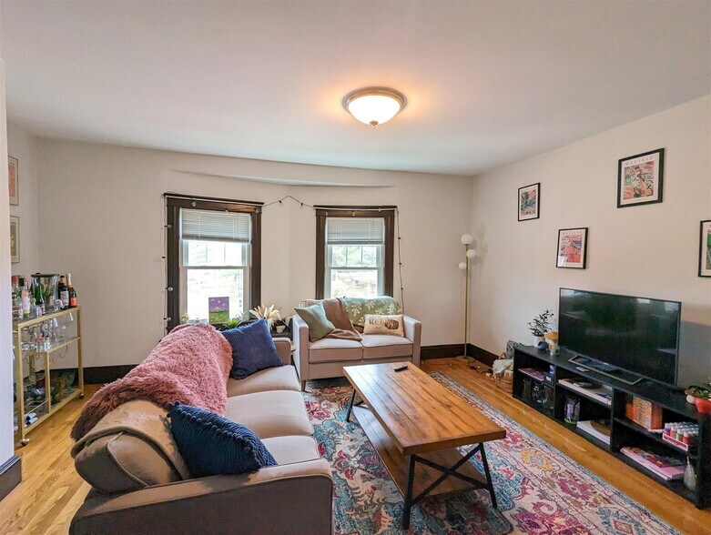 Building Photo - 92 Powder House Blvd