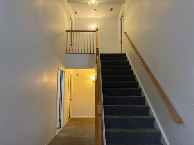 Building Photo - 1313 N Red Oak Cir