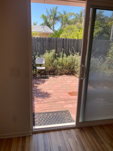 Building Photo - 430 Ribera Dr