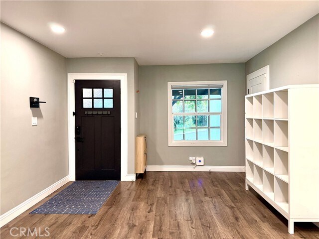 Building Photo - 9912 Newcomb Ave