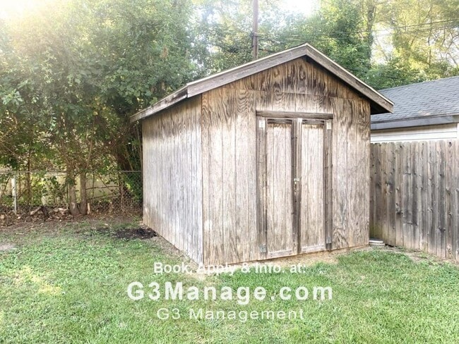 Building Photo - 5052 Walsh Dr