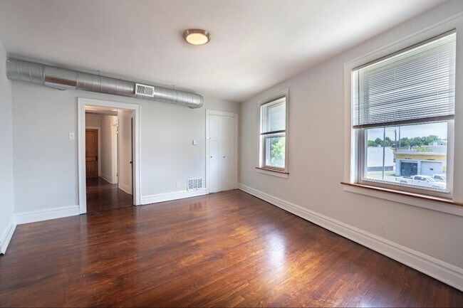 Building Photo - 4419 S Kingshighway Blvd