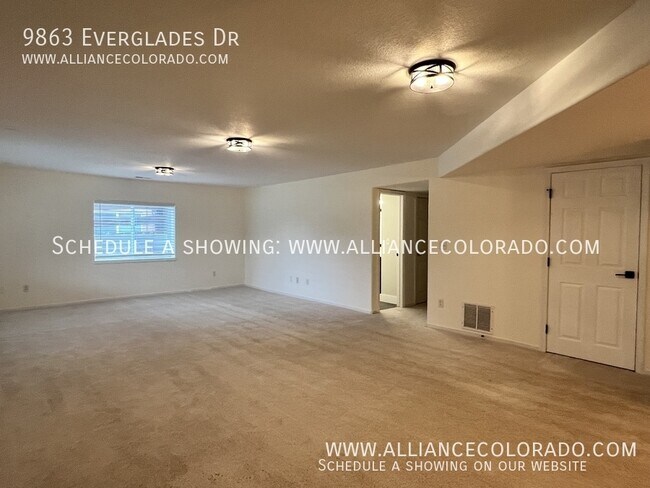 Building Photo - 9863 Everglades Dr