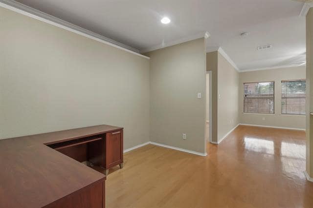 Building Photo - 701 Bella Vista Dr