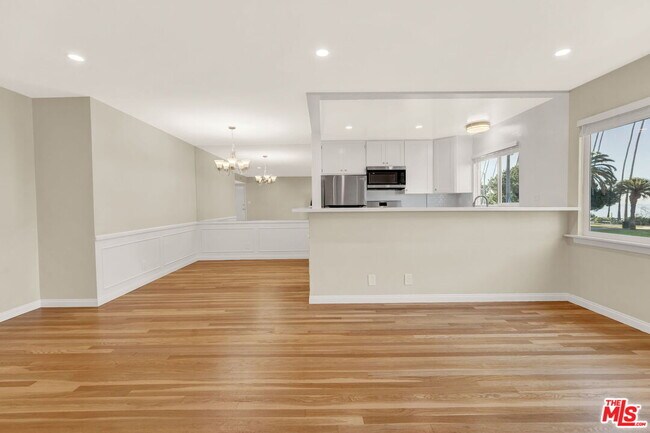 Building Photo - 433 Ocean Ave