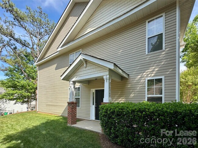 Building Photo - 10968 Princeton Village Dr