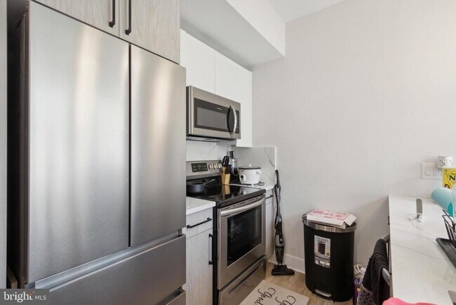 Building Photo - 3836 Haverford Ave