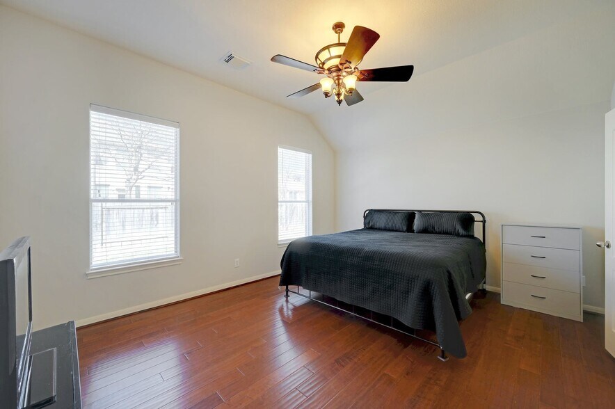 Building Photo - 2605 Salorn Way