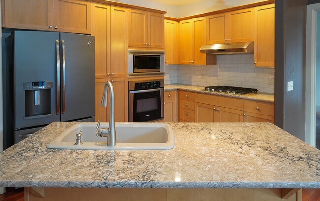 Building Photo - 1254 E Winding Creek Dr