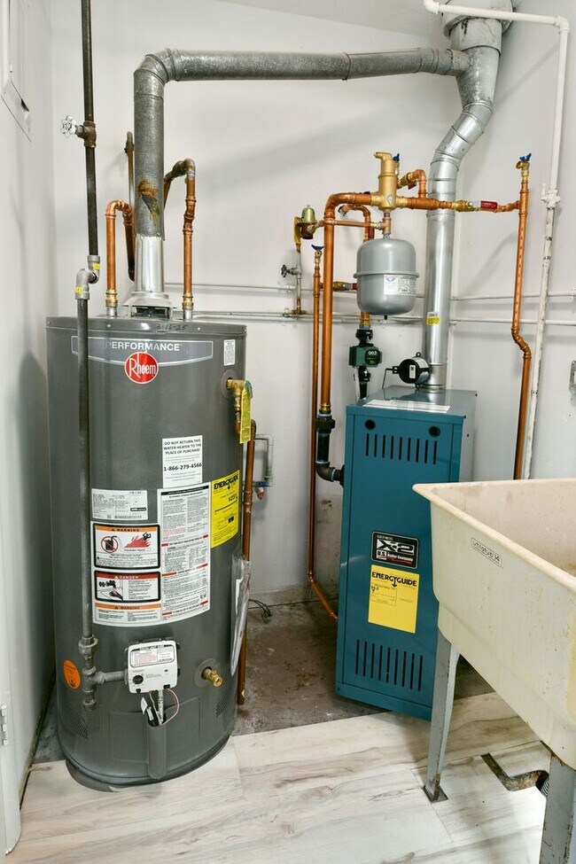 Building Photo - 72-78 S Roanoke