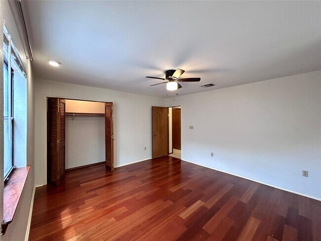 Building Photo - 57 Woodcreek Dr