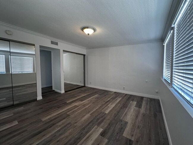Building Photo - Situated in the Community of North Hollywo...