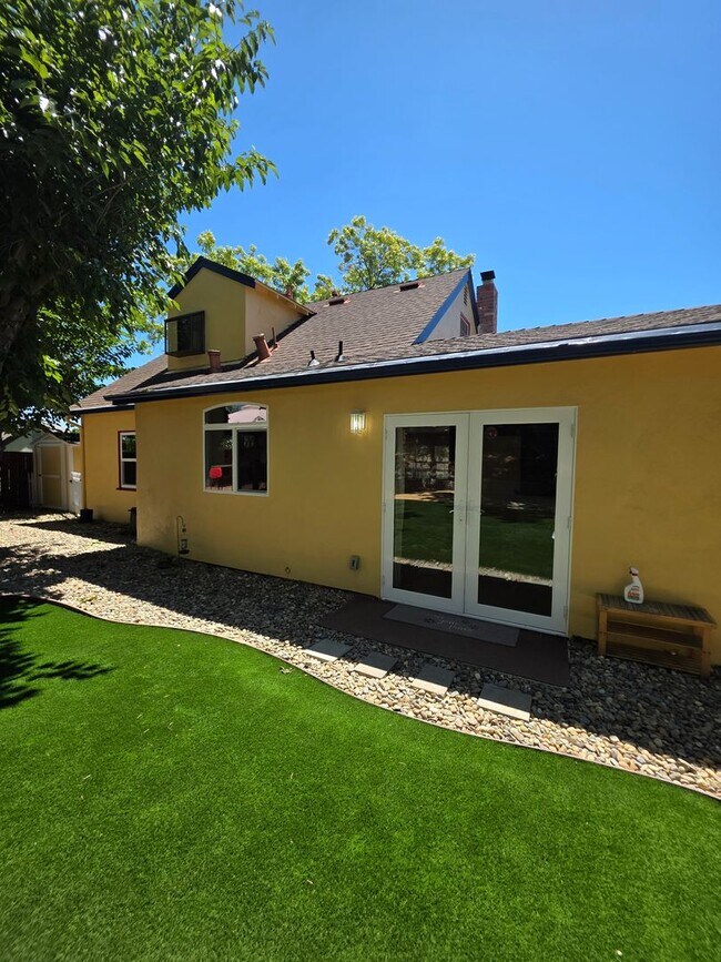 Building Photo - Endearing 4/2 Top of the Line Remodel in Concord's Canterbury Neighborhood