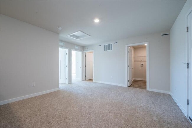 Building Photo - 104 delmonica Dr