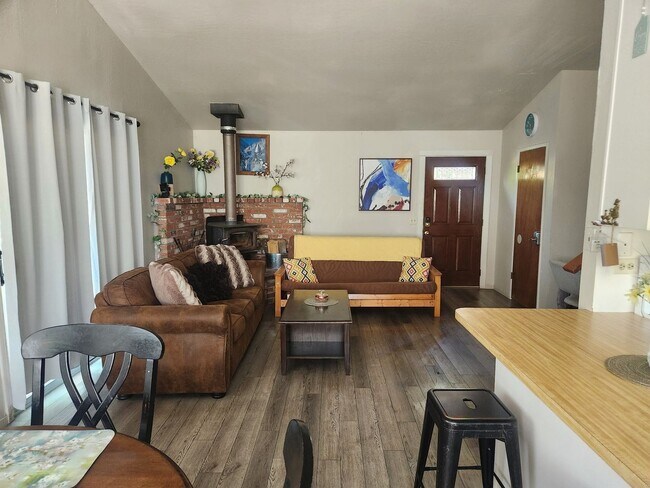 Building Photo - 20719 Ponderosa Way