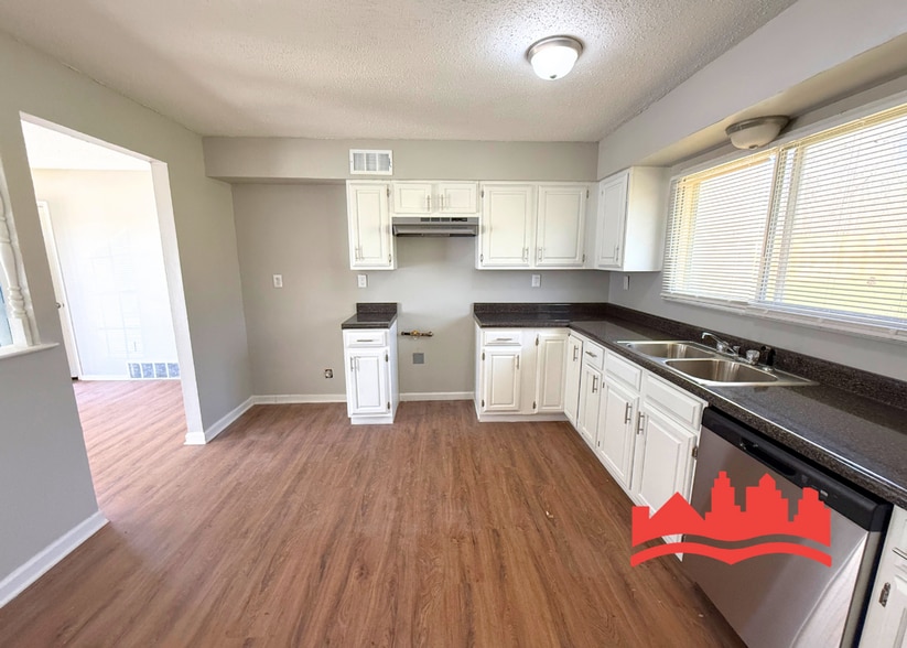 Building Photo - 1288 Parkrose Rd