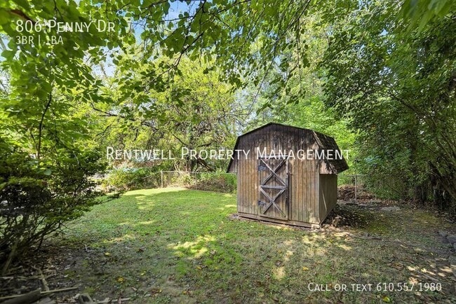 Building Photo - 806 Penny Dr