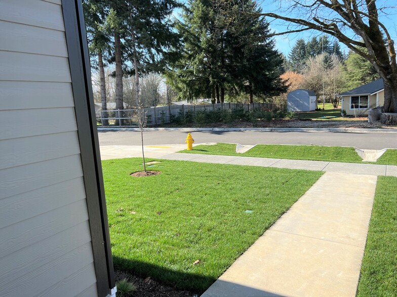 Building Photo - 3002 Roald Ave SE