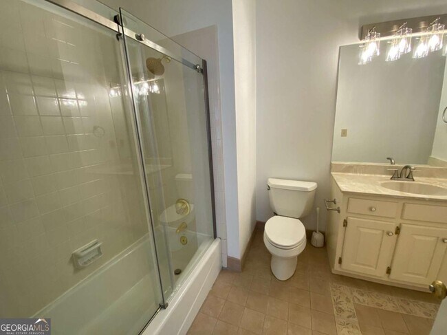 Building Photo - 7155 Roswell Rd