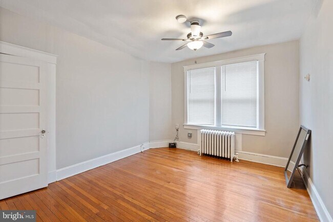 Building Photo - 639 Plymouth Rd