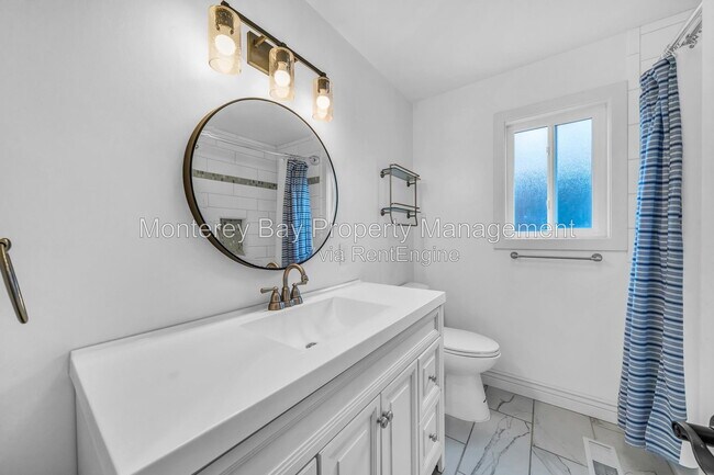 Building Photo - 20 Del Robles Ave