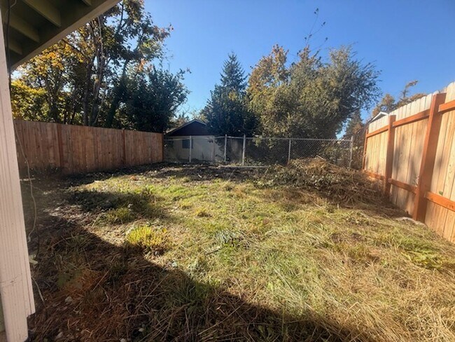 Building Photo - FRPLLC01