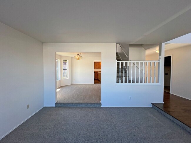 Building Photo - 1507 63rd Ave NE