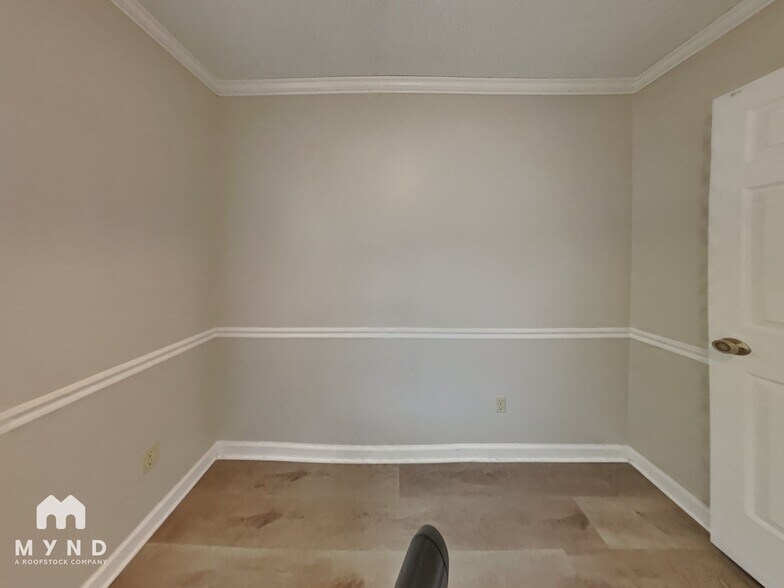 Building Photo - 976 Clarington Dr