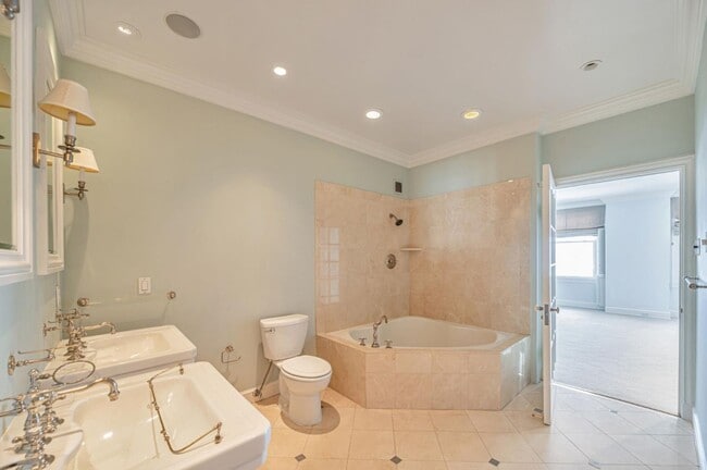 Building Photo - 1201 California St