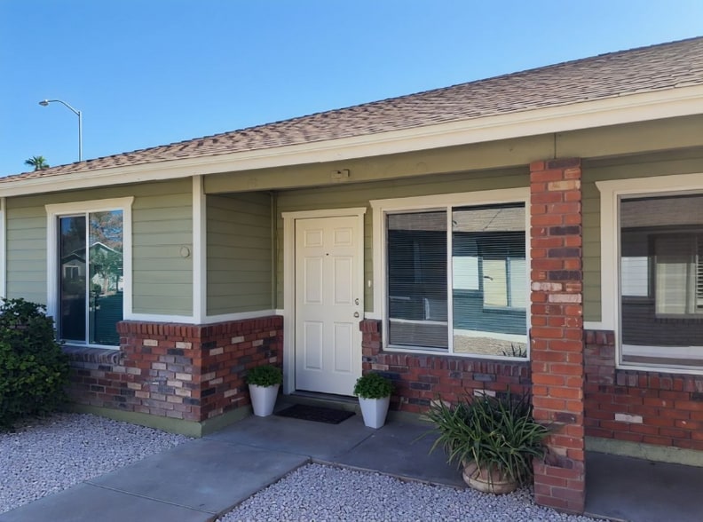 Primary Photo - 608 S Pioneer