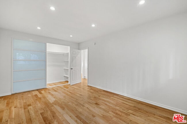 Building Photo - 1425 N Harper Ave