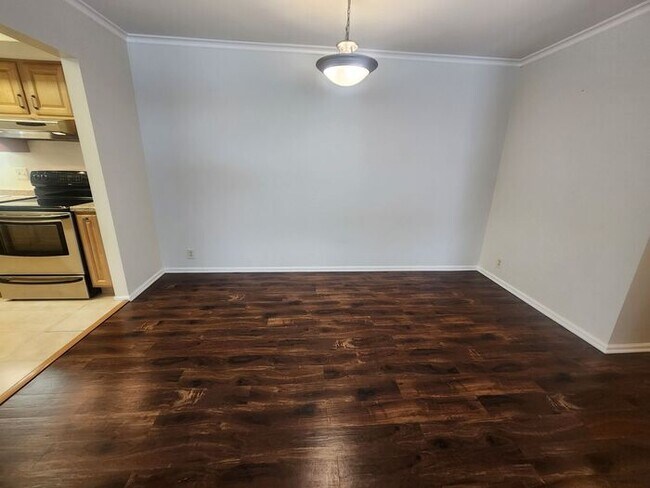 Building Photo - $99 Mother's Day Special - Large 3 Bedroom, 2 Baths and *Pets Welcome!!!