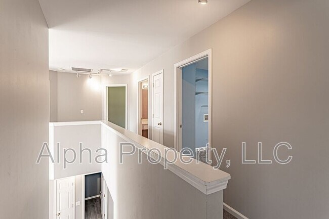 Building Photo - 504 Collingsworth Ln