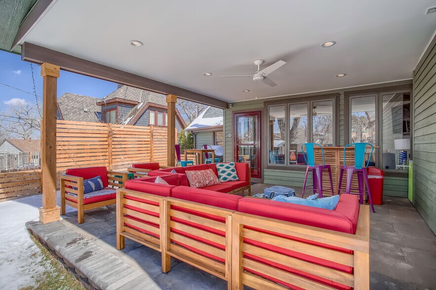 Building Photo - 835 Urban St