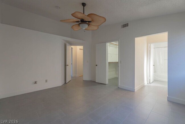 Building Photo - 7045 Sawtooth Dr