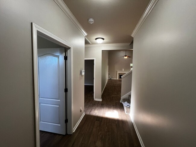 Building Photo - Fultondale/ Chapel Hill Sub-Division 4 BR / 2 Barhrooms / 2 car Garage