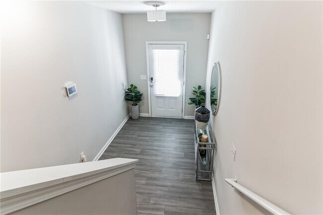 Building Photo - 3123 Meadowstone Ln SW