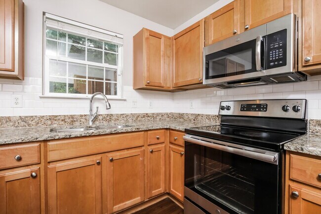 Building Photo - 4027 Taylor Oaks Dr