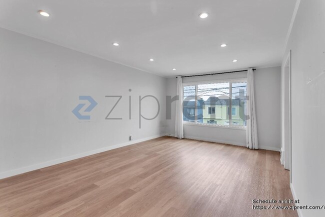Building Photo - 1822 40th Ave