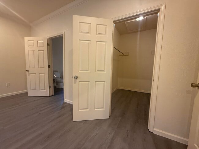 Building Photo - 11 Immokalee Dr