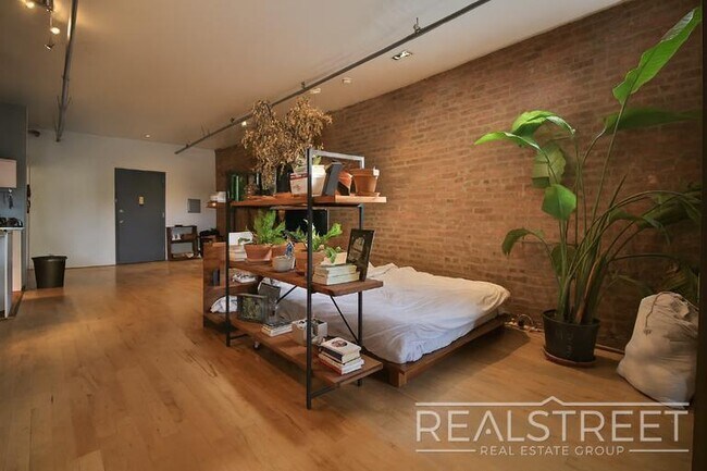 Floorplan - 337 Kent Avenue