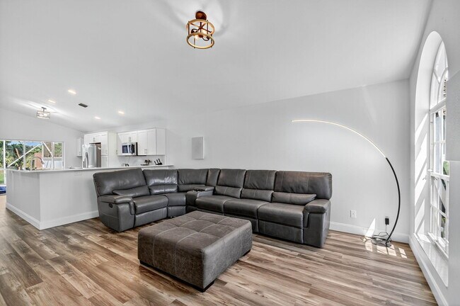 Building Photo - 1891 Oak Berry Cir