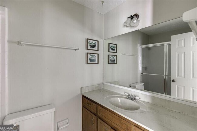 Building Photo - 766 Chesterfield Dr