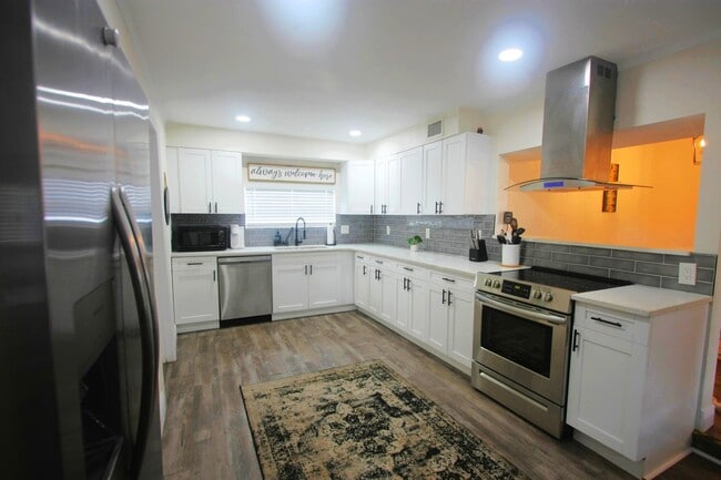 Building Photo - 6602 N 9th St