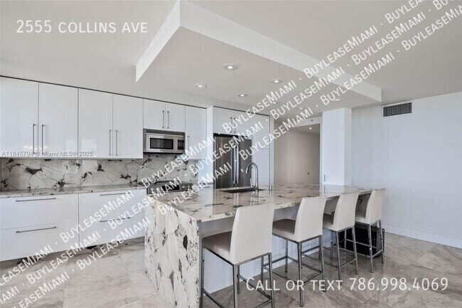 Building Photo - 2555 Collins Ave