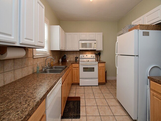 Building Photo - 5022I