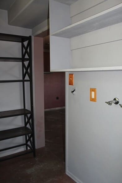 Building Photo - 6119 Greenwood Ave