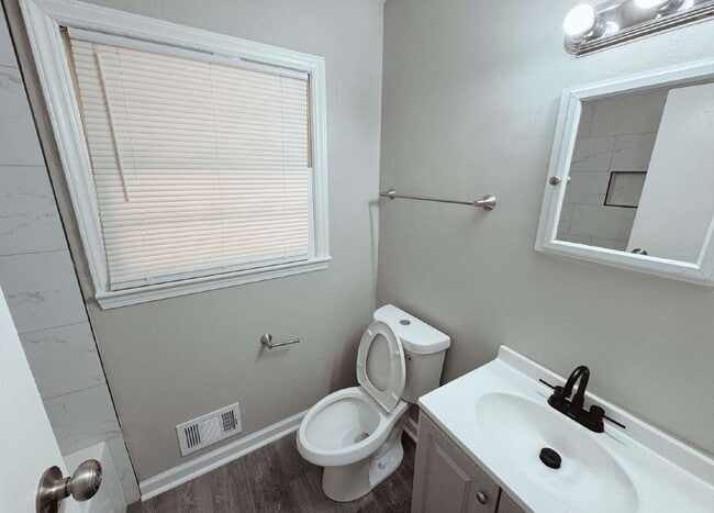 Building Photo - 2609 County Line Rd SW